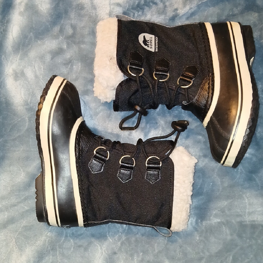 Sorel Black Winter Boots with White Accents
